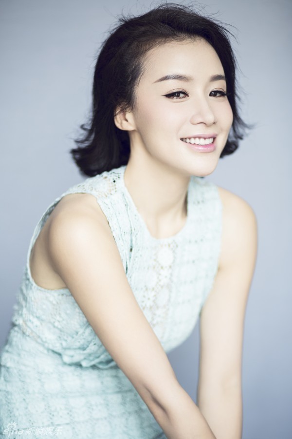 组图:姚芊羽写真曝光 清雅脱俗显大气_高清图集_新浪网