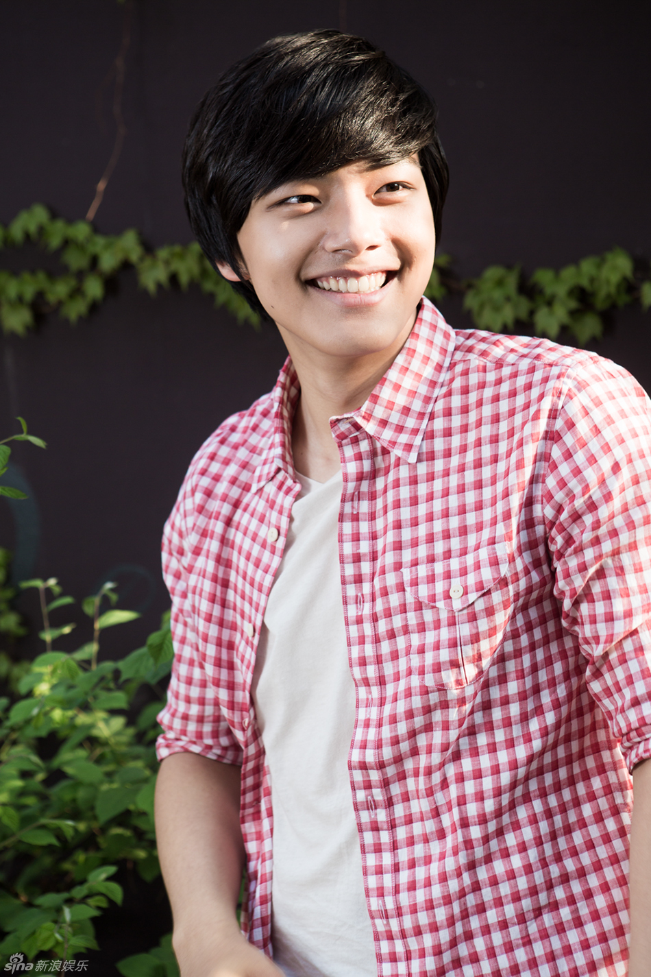 20140428明星吕珍九17岁拍吻戏无负担做下个金秀贤