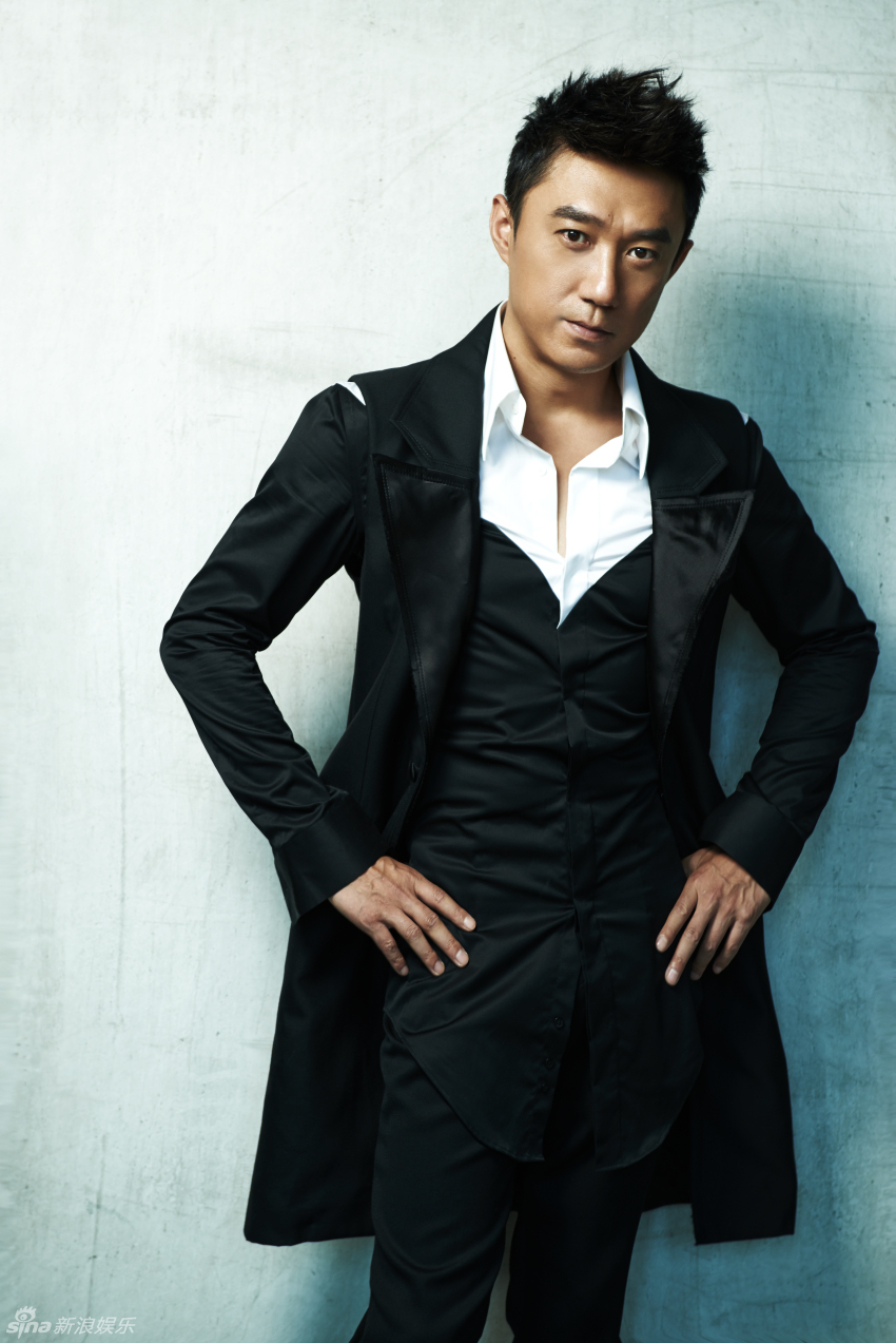新浪娱乐讯 近日演员王新曝光一组时尚写真大片