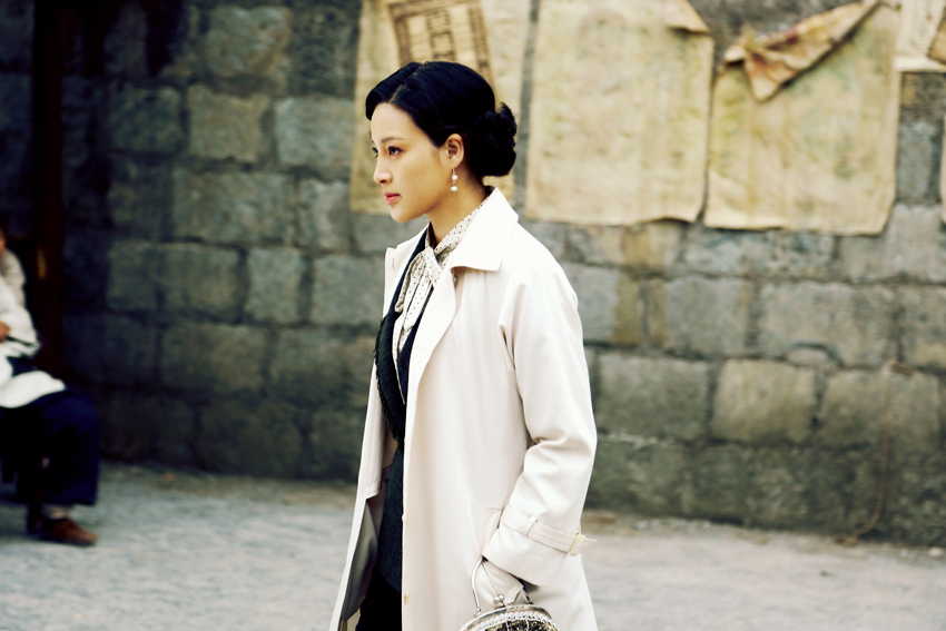 组图:《二十四道拐》热拍 甘婷婷变双面娇娃