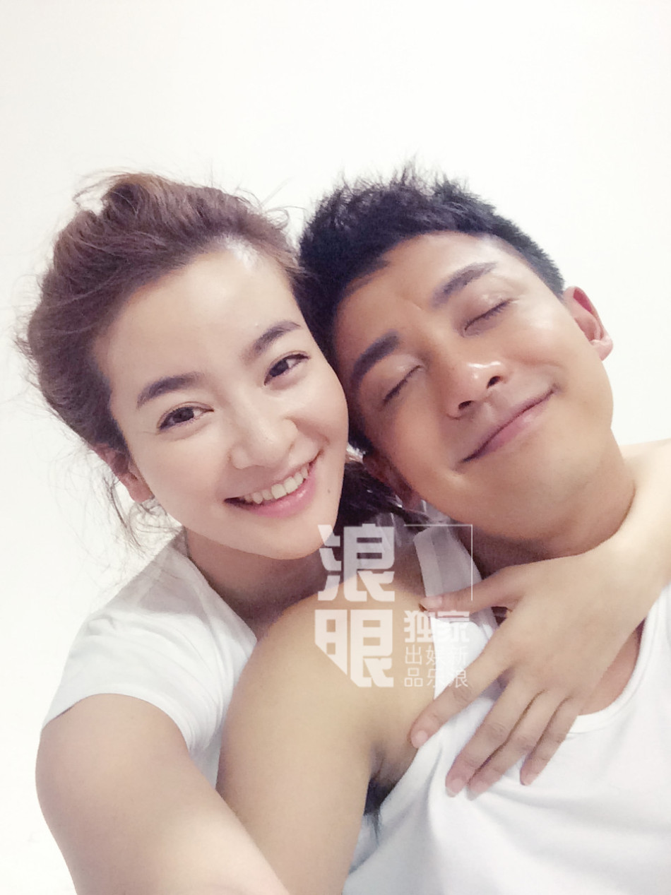 李晟李佳航私房照甜蜜温馨