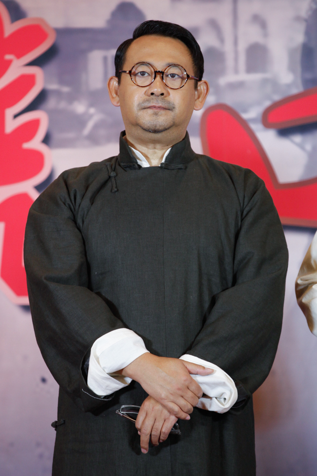 组图:《虎口拔牙》发布会 姜武证实片酬下降_高清图集_新浪网