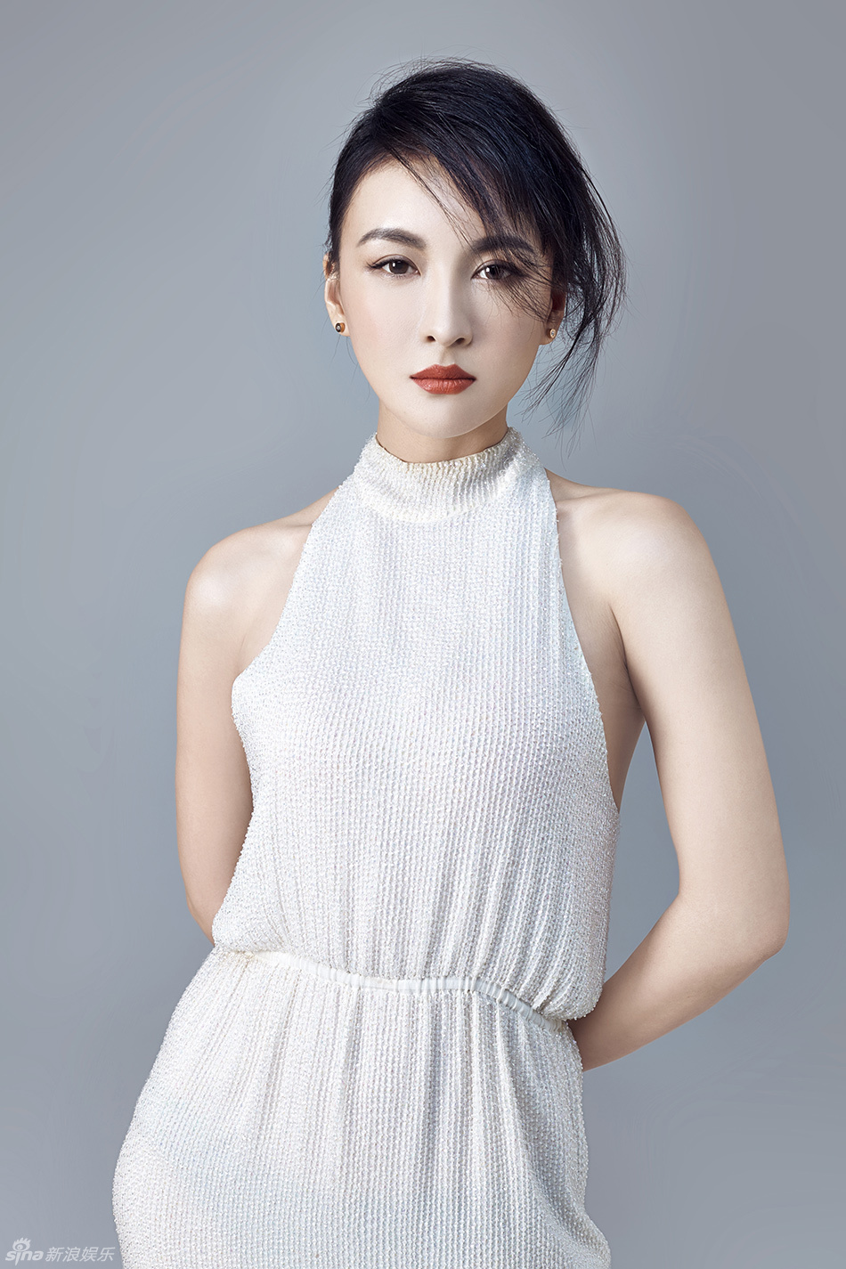 组图:郑亦桐曝冷艳写真 静态美展御姐范儿_高清图集_新浪网