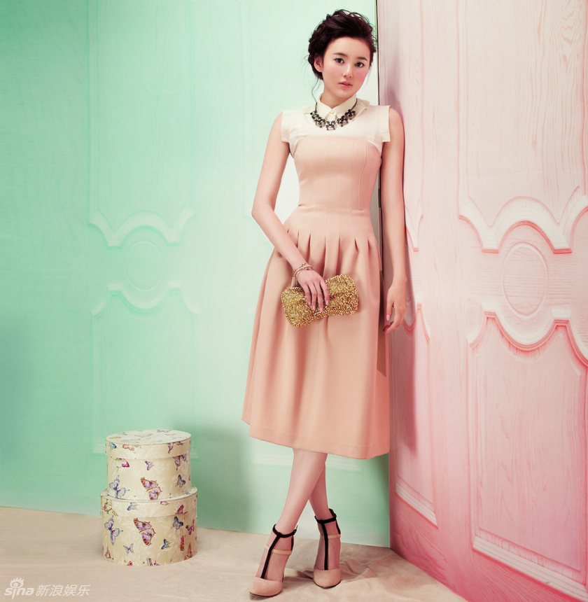 江铠同拍大片 糖果女孩大方甜美