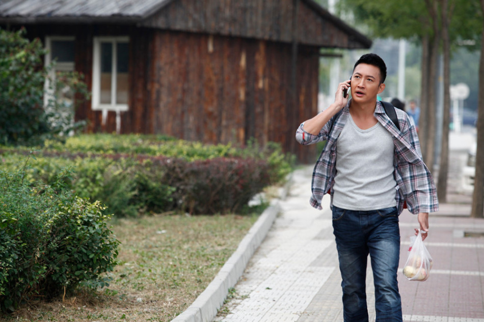 组图:王阳《裸婚》为理想奔波:裸婚不裸爱