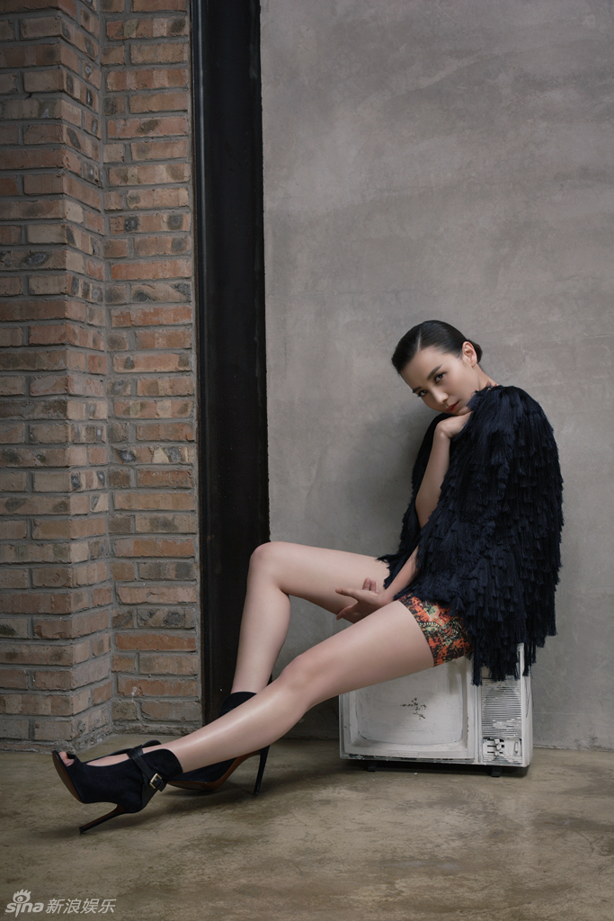 组图:小宋佳率性造型 风格多变展女王气质_高清图集_新浪网