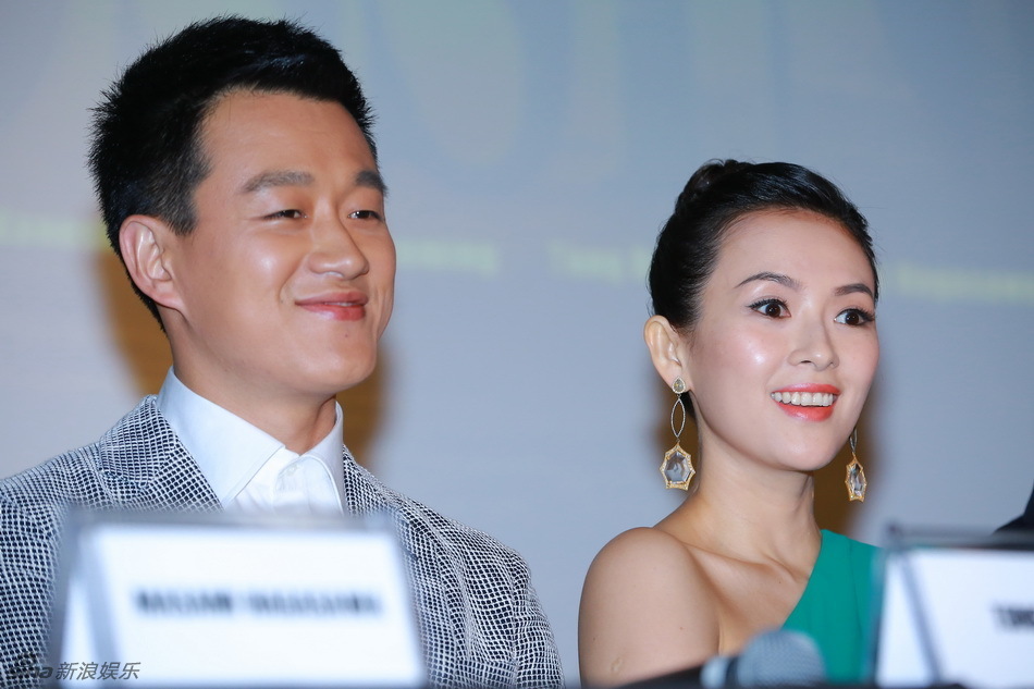 组图:《太平轮》发布会 黄晓明默认宋慧乔最美_高清图集_新浪网