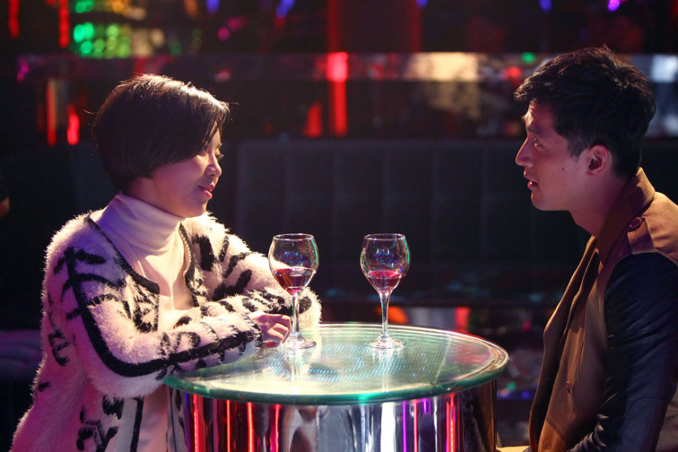 组图:《生活启示录》开播 闫妮胡歌一吻情深_高清图集_新浪网