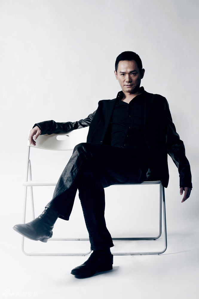 组图:果静林冷酷写真 演绎都市坏男人_高清图集_新浪网