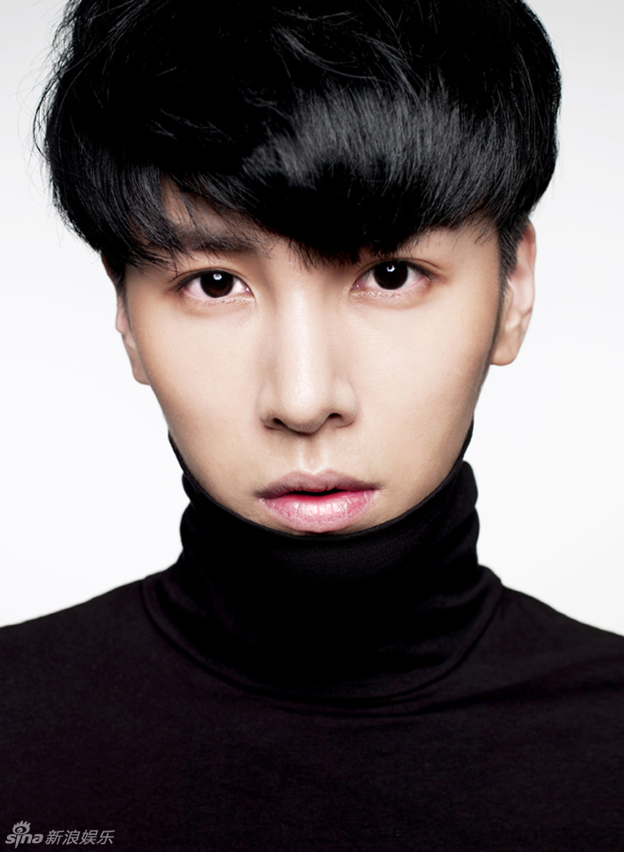 组图:鲁敏宇写真 变身黑色高冷腹肌男_高清图集_新浪网