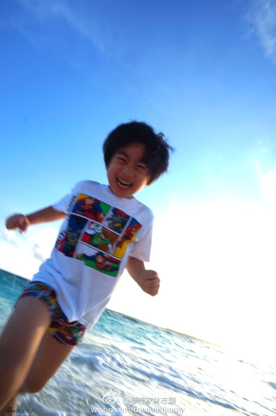 组图:kimi追逐海浪 网友:以后也是长腿欧巴_高清图集_新浪网