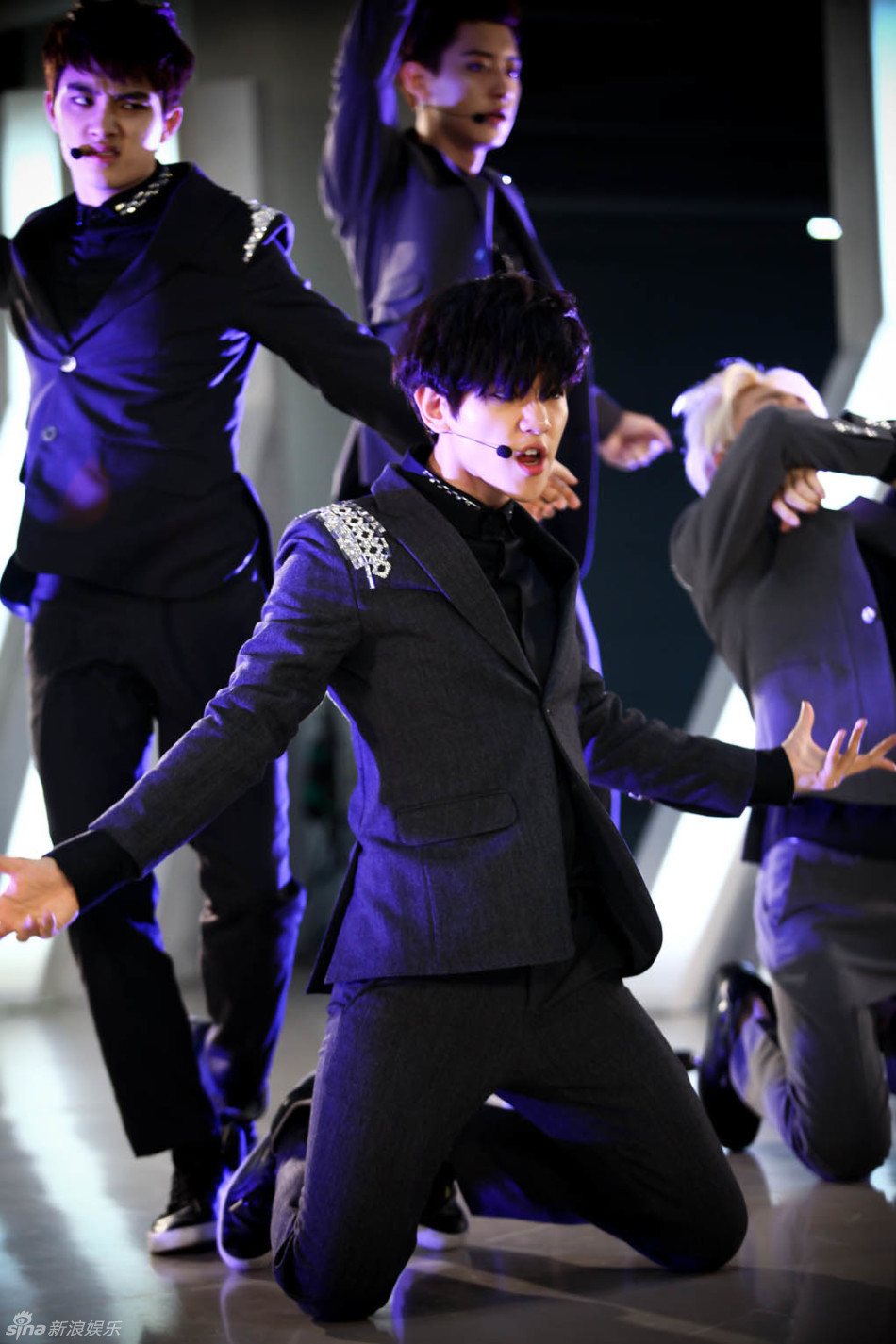 组图:exo《the show》献暂别舞台 帅气难挡
