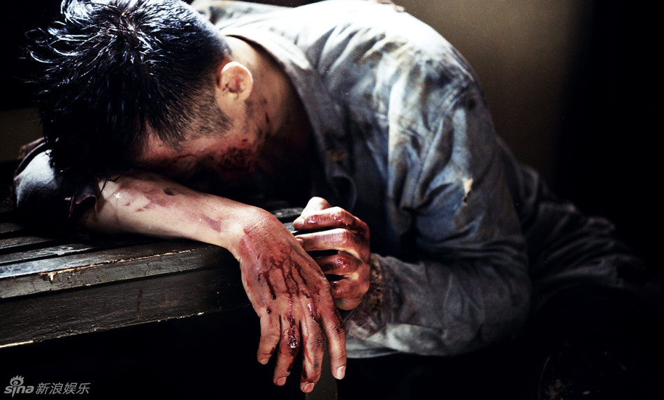 组图黄志忠暴雨将至血腥造型惨烈十足