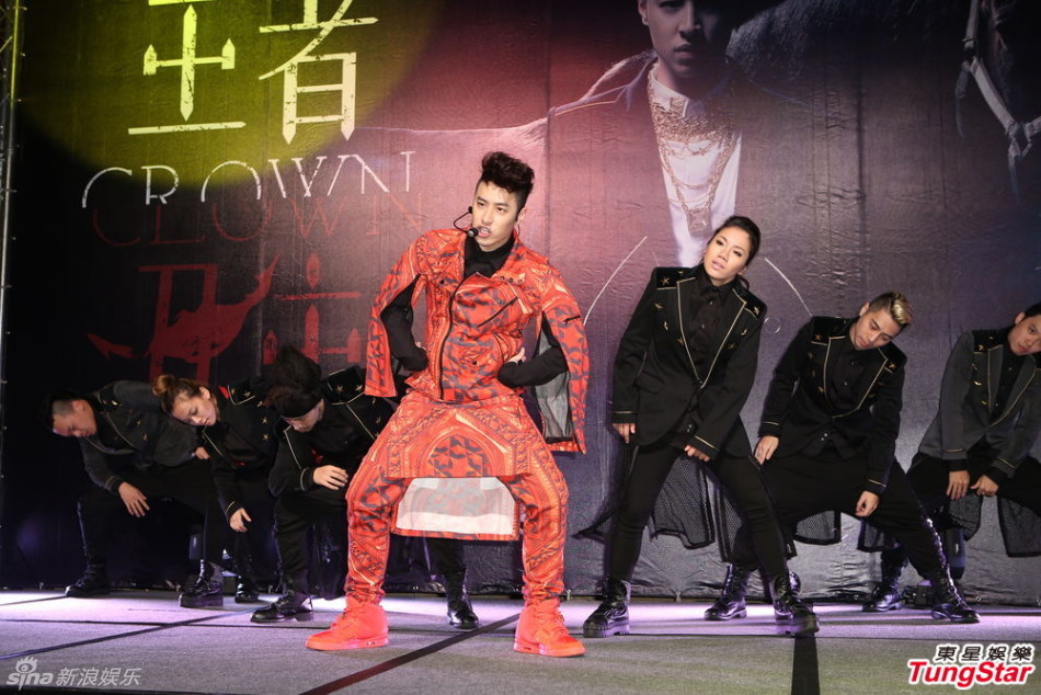 组图潘玮柏自创激速舞模仿打呼不怕金钟魔咒