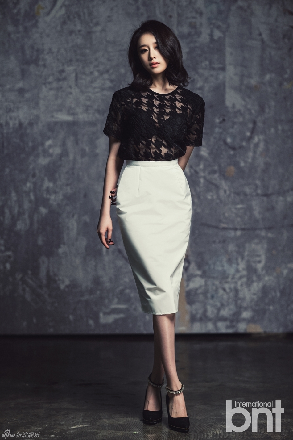 组图:t-ara智妍写真 紧身牛仔秀性感身材