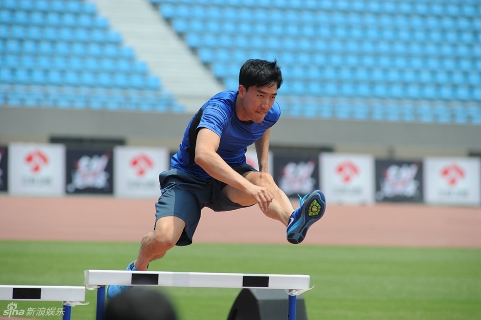 组图刘翔加盟体育真人秀全力运动会