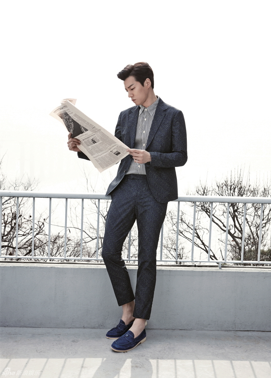 13】【明星】李天熙穿西服玩滑板 变桀骜都市男