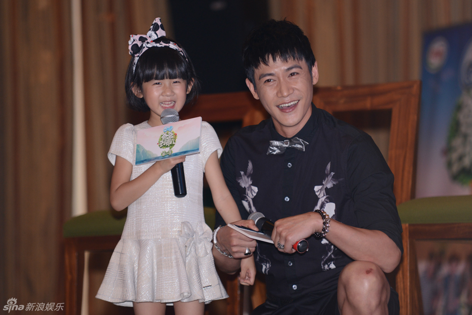 陆毅自信在五爸爸中自己称职度第一,还表示贝儿与feynman关系特别好.