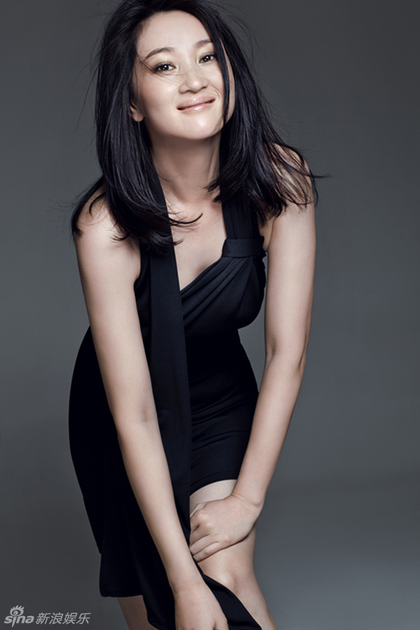 组图许还幻黑色写真大片端庄尽显女神范儿