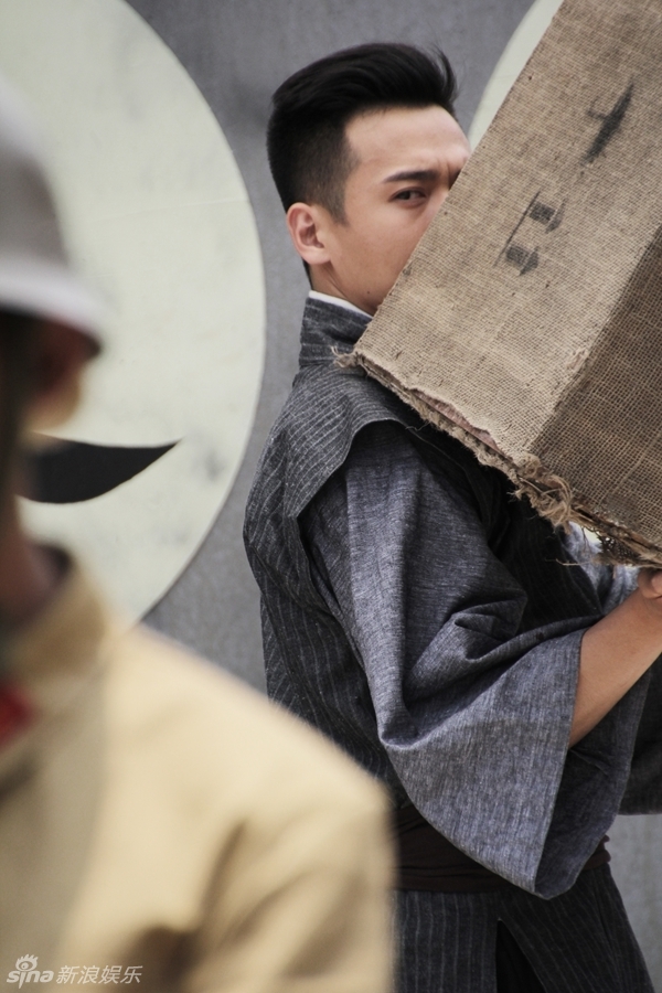 组图:《刀影》高云翔勇猛与柔情并存