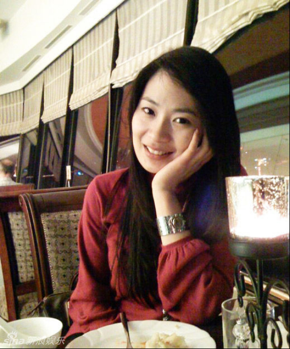 组图:盘点央视财经频道的那些年轻女主播们