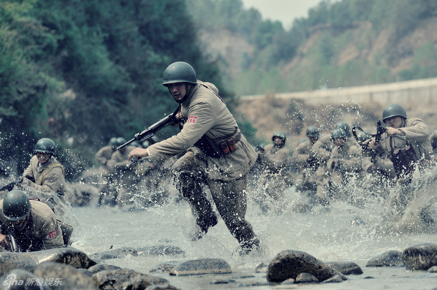 组图:黄觉《金战》塑儒雅军人骁勇善战