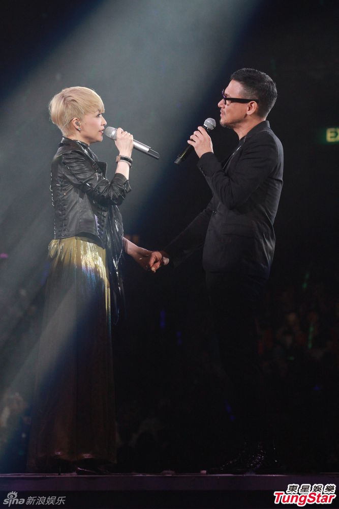 组图:陈慧娴张学友亲吻无顾忌 演唱会变老友会_高清图集_新浪网