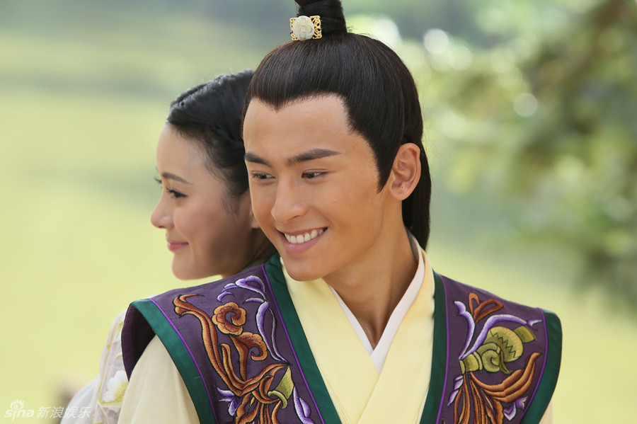 组图:《犀利仁师》张哲瀚艰难求爱屡失败