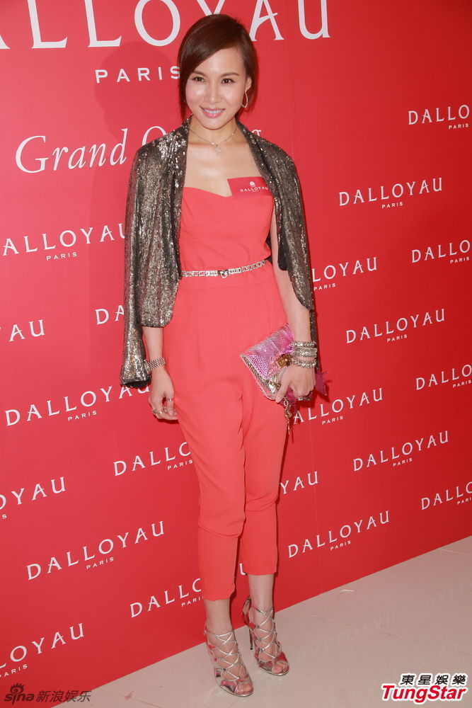 新浪娱乐 20日,张智霖,刘心悠,杨峥等出席某活动.