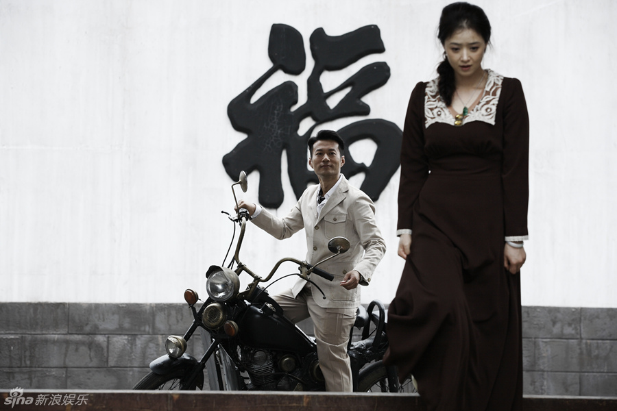 组图:《边城》曝剧照 谭凯蒋欣爱的太深沉_高清图集_新浪网