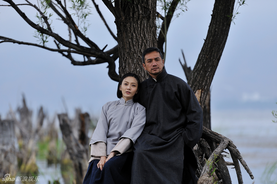 新浪娱乐讯电视剧《金战》收官,剧中黄觉饰演的陈子正与张博饰演的