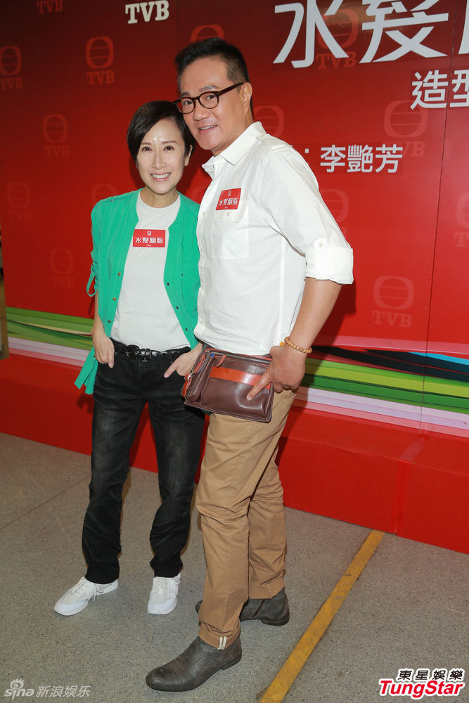 新浪娱乐讯6月24日香港,陈豪和盖鸣晖,李司棋等为电视剧试造型.