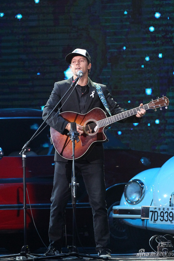 组图:林俊杰搭"男巫"玛耶斯献唱 黑白配玩3j_高清图集_新浪网