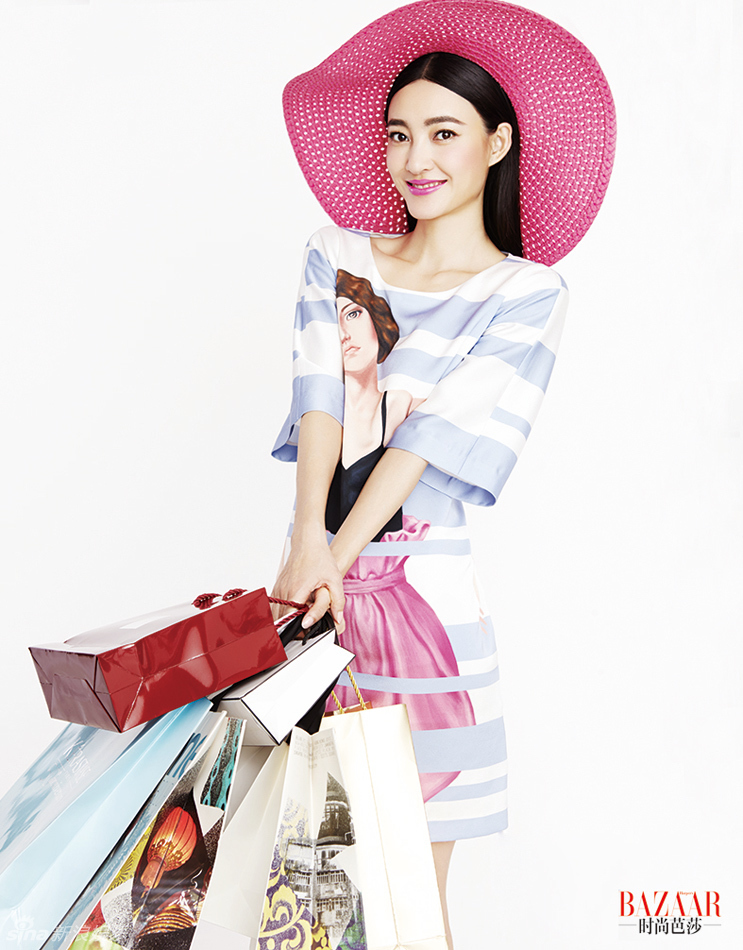 组图:王丽坤封面写真 糖果彩妆俏皮演绎时尚_高清图集_新浪网