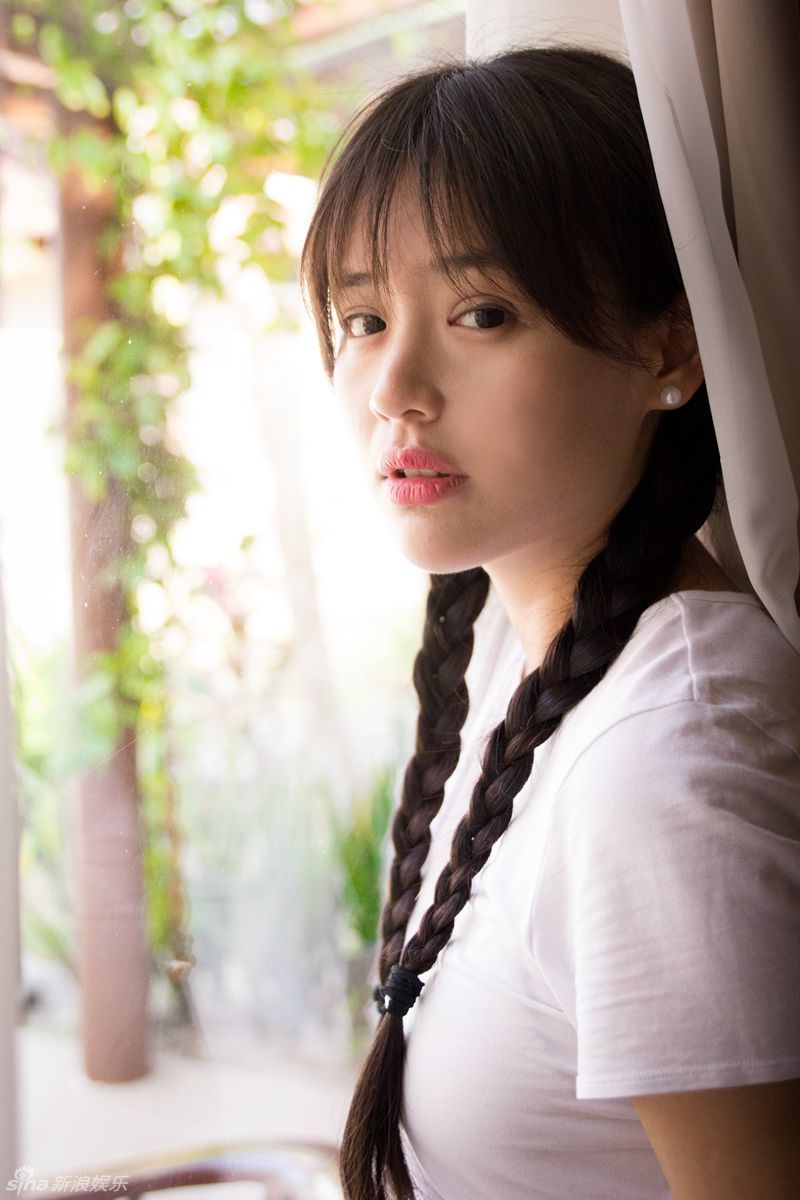 新浪娱乐讯 马思纯的美有自己的小俏皮可爱,恬静又清爽.