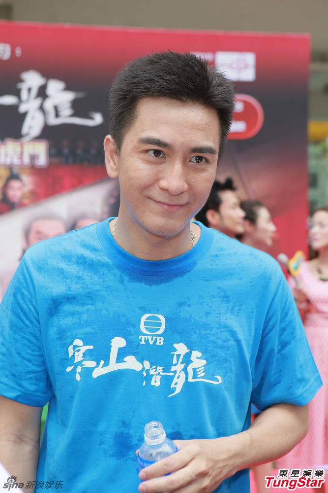 组图马国明宣传新剧称世界杯影响收视