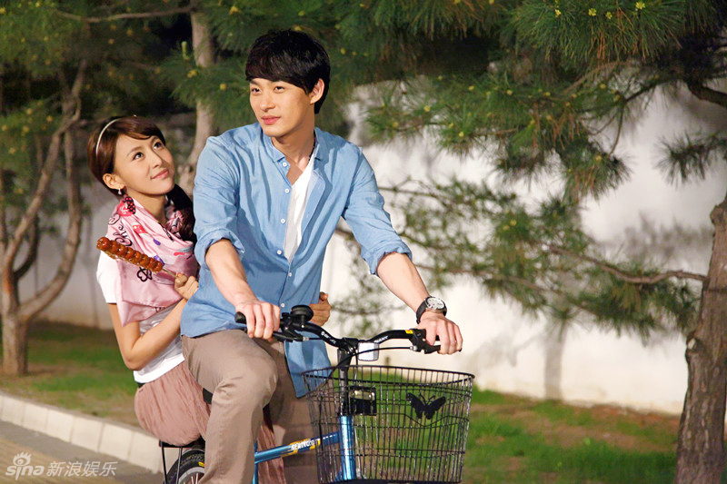 组图:《嫁给爱情》浪漫升温 贾青收获童话爱情