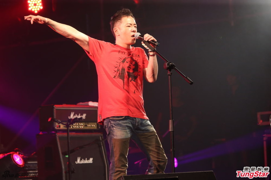 黄贯中12日晚间在台北举办《paul woag "new chapter"》演唱会