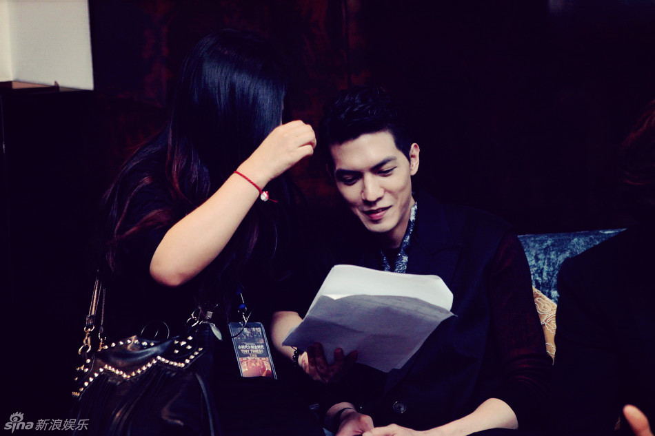 22顾准neil那画面太基,你敢看吗?_高清图集_新浪网