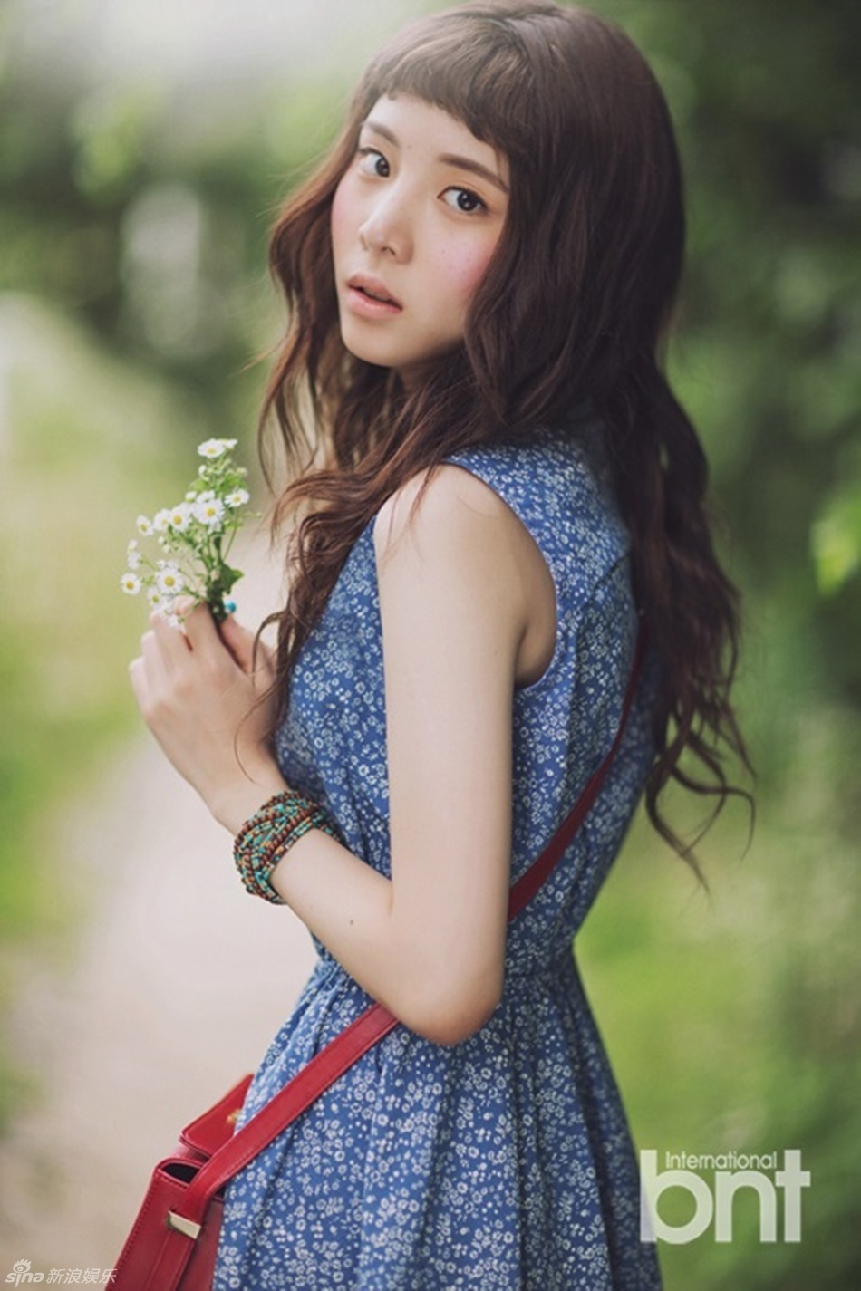 组图:韩星李烈音拍写真 清爽空灵似精灵_高清图集_新浪网
