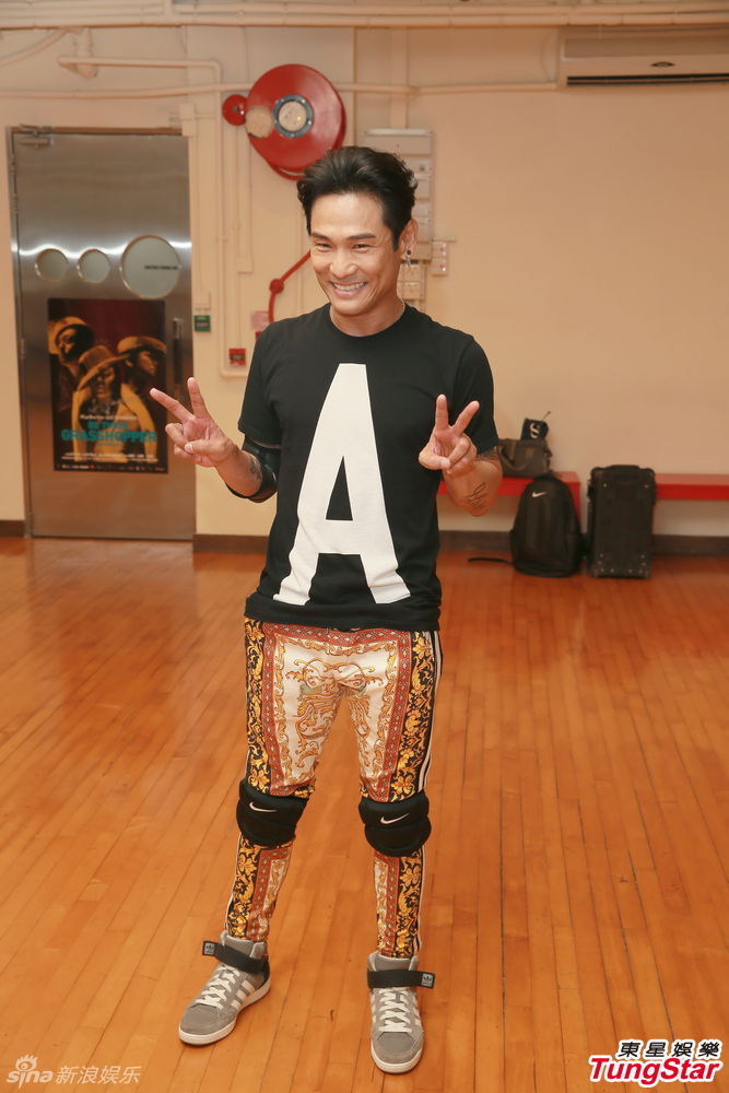 组图:杜德伟演唱会进行彩排 勤练舞赶旧患