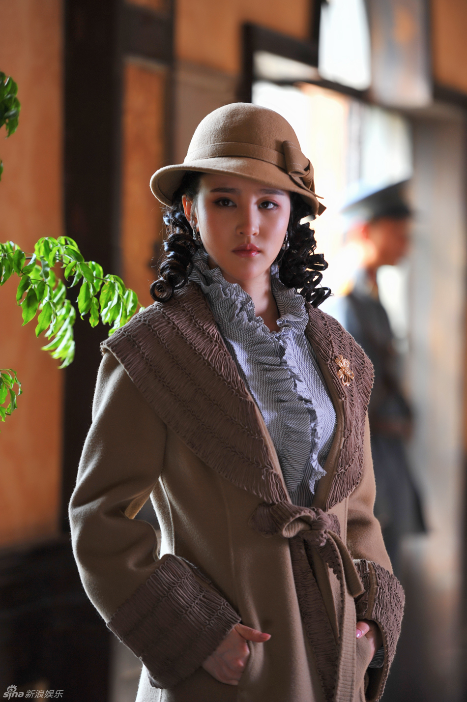 组图:《十月围城》刘小小民国照 或可爱或优雅