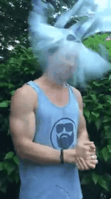 锤哥被突然袭击面门