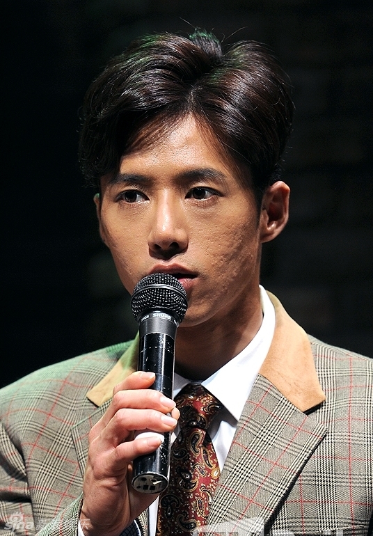 吴钟赫郑尚允主演