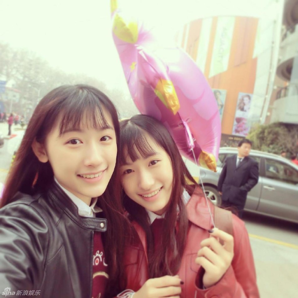复旦双胞胎姐妹花走红清纯可爱电晕宅男