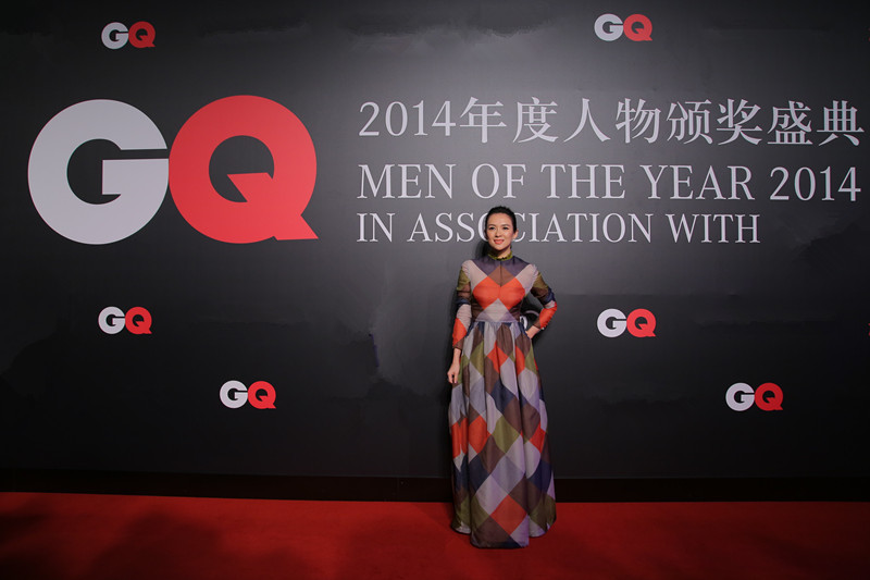 组图:gq年度人物盛典 高圆圆低胸子怡裙似桌布_高清图集_新浪网