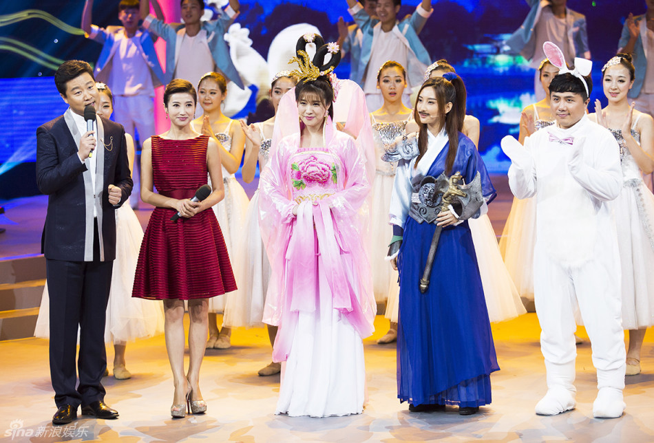 组图:btv秋晚赵家班二人转 马三立后人献相声_高清图集_新浪网