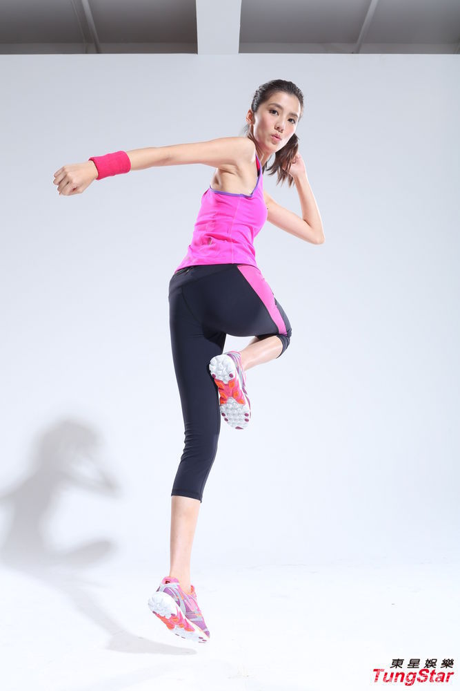 吴千语拍运动写真