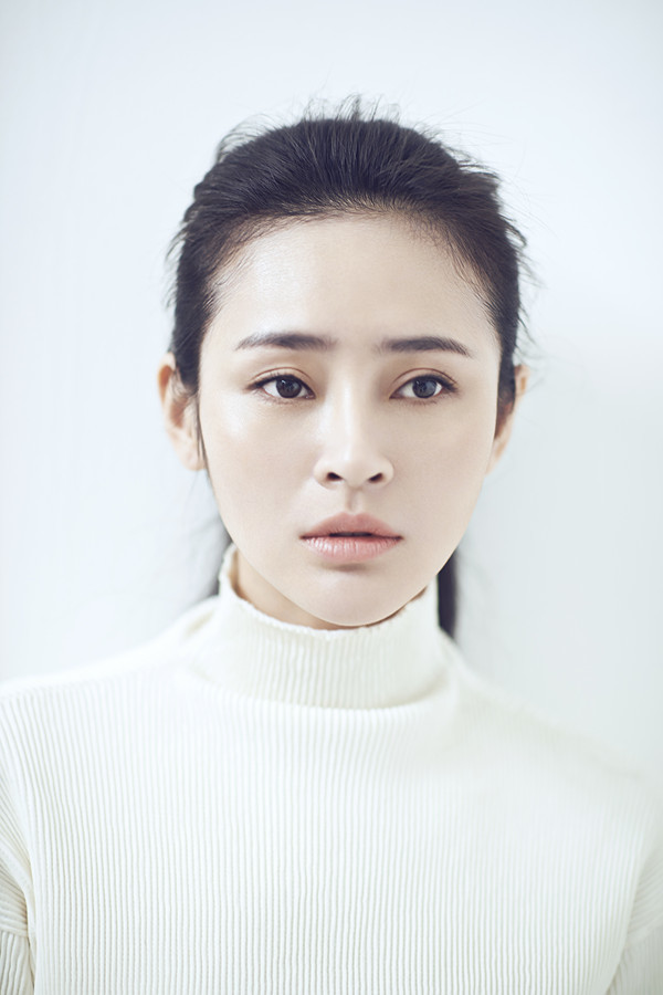 于明加迷人微笑