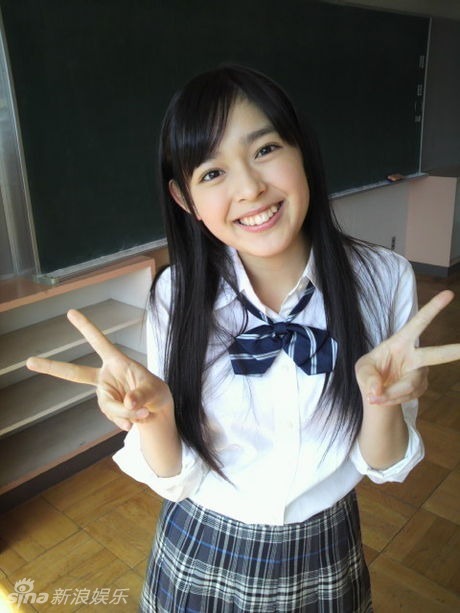 策划:盘点《一吻定情》未来穂香学生制服照_高清图集_新浪网
